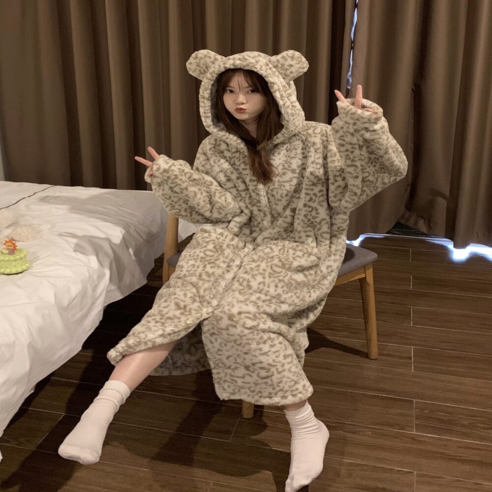 57db23c3-30d0-4c48-9e89-0ca7ae4765e7.jpg Loose Velvet Pajamas - Kawaii Home word3