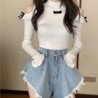 Laced Hollow-out Long-sleeved Top word3