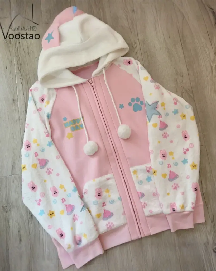 Pink harajuku hoodie featuring kawaii paw prints, stars, and 'Happy Day' design.