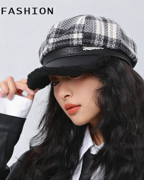 Retro Plaid Beret - French Aesthetic