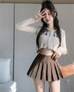 Brown pleated corduroy skirt, preppy corduroy skirt style.