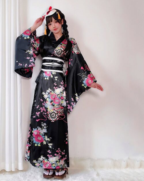 Traditional Summer Yukata - Japanese Aesthetic