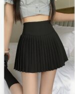 High Waist Preppy Style Korean pleated skirt, black, pleated mini skirt design.