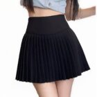 Black korean pleated skirt, high waist style, preppy aesthetic.