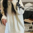 Bowed Loose Pullover - Korean Aesthetic word3