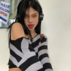 Off-the-shoulder Short Sweater - Retro Aesthetic word1