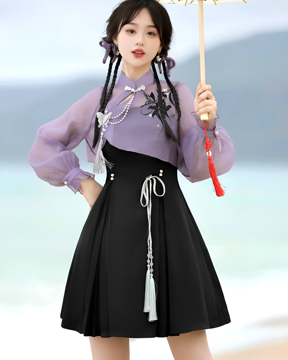Qi Lolita outfit: A lavender and black ruffled dress with a matching blouse, featuring pearl details and tassels.