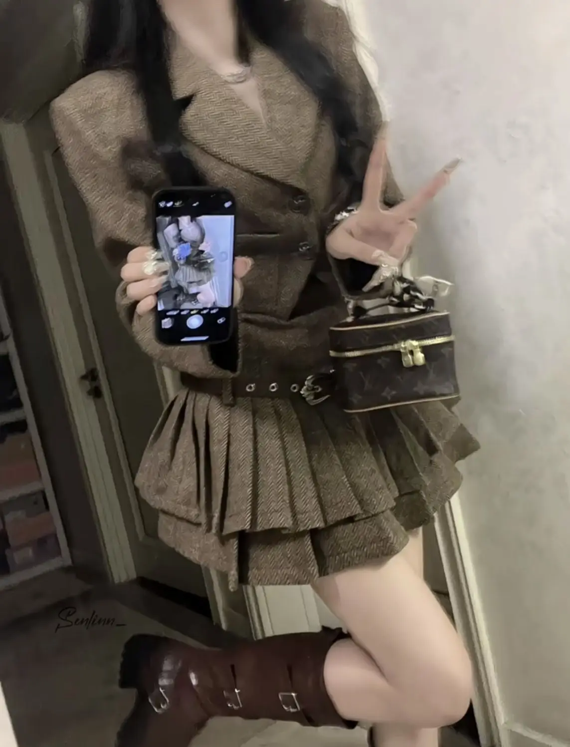 Vintage-Style Pleated Dress Suit word1