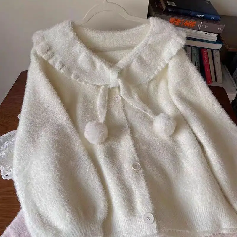 Soft and Sweet Knitted Sweater word2